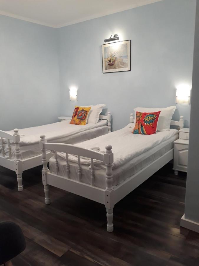 Three Dolphins Hotel With Rooftop Terracе Varna Extérieur photo