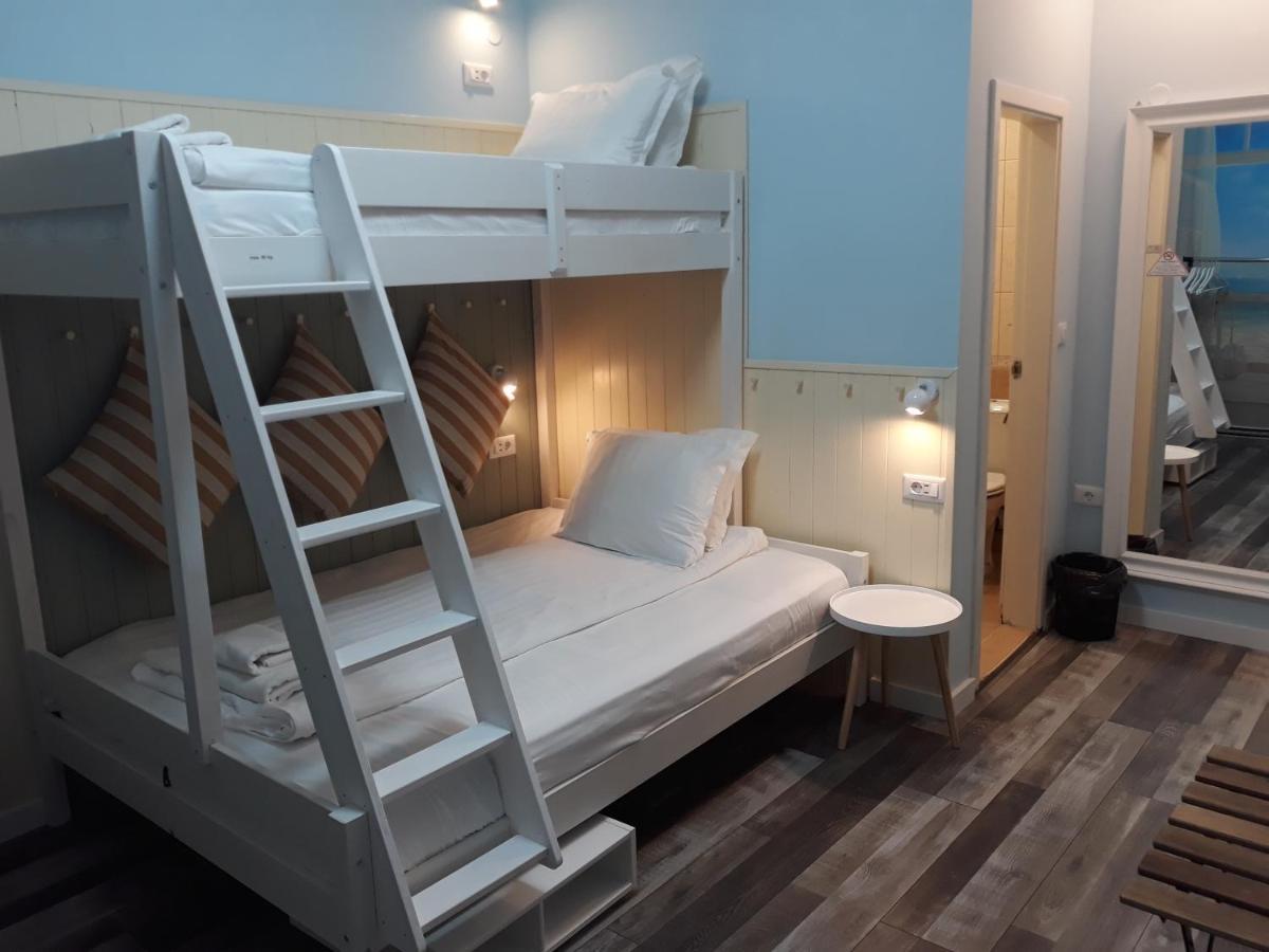 Three Dolphins Hotel With Rooftop Terracе Varna Chambre photo