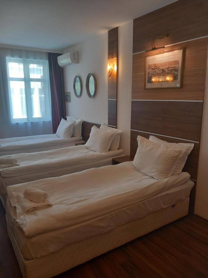 Three Dolphins Hotel With Rooftop Terracе Varna Extérieur photo